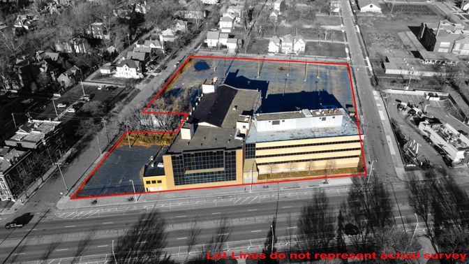 Exterior, Drone