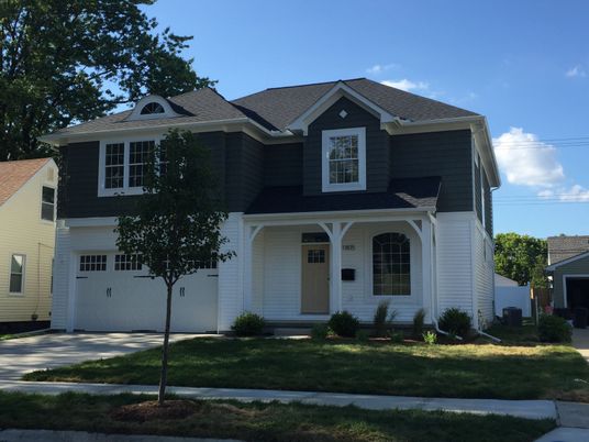 Attached, Exterior, Facade, Queen Anne Victorian