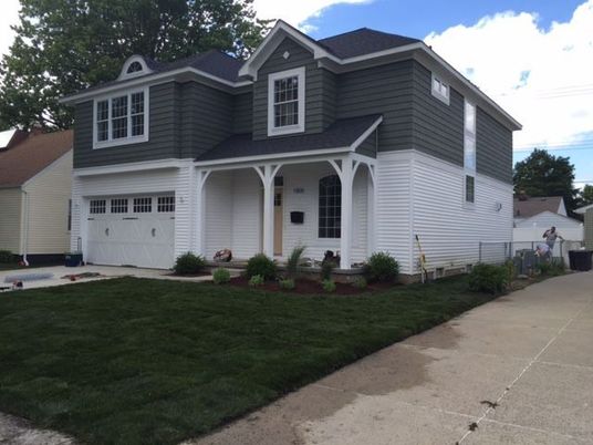 Attached, Exterior, Facade, American Craftsman