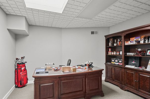 Home Office, Interior
