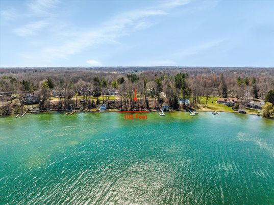 Exterior, Lake