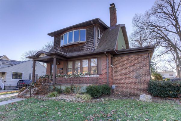 Exterior, Facade, Brick Facade, American Foursquare