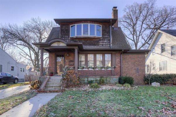 Exterior, Facade, Brick Facade, American Foursquare