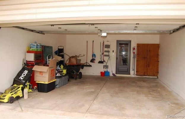 Garage, Interior