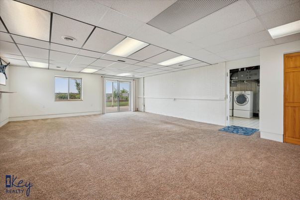 Empty room, Interior, Recessed Lighting, Washer