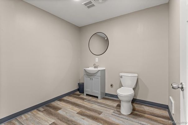 Bathroom, Interior, Recessed Lighting, Wood Texture Flooring