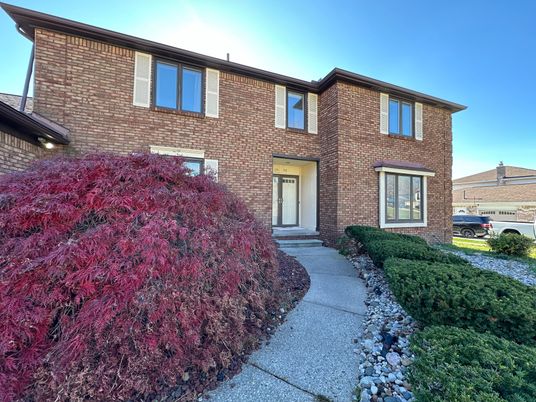 Exterior, Facade, Brick Facade, Rowhouse