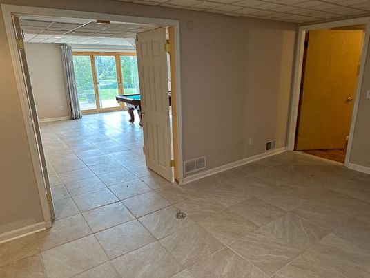 Billiard Table, Game Room, Interior
