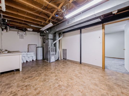 Interior, Washer, Wooden Beams