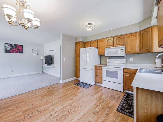 Chandelier, Interior, Kitchen, Wood Texture Flooring