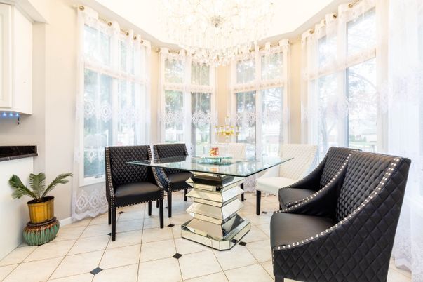 Chandelier, Dining room, Interior