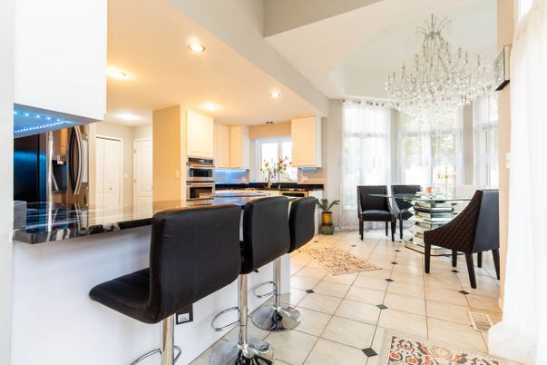 Chandelier, Dining room, Interior, Kitchen, Recessed Lighting, Stainless Steel Appliances