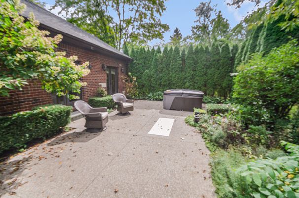 Exterior, Hot Tub