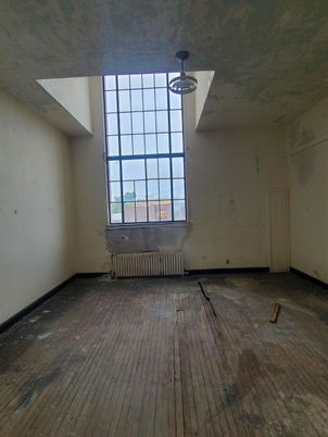 Empty room, Interior, Pendant Lights, Wood Texture Flooring