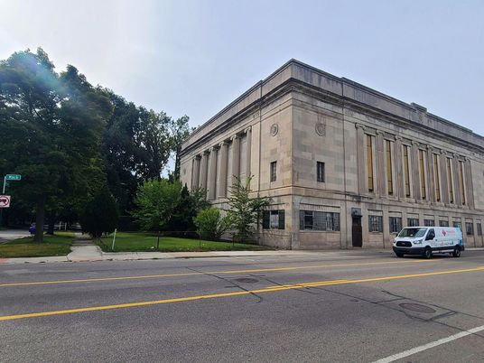 Exterior, Facade, Chicago School