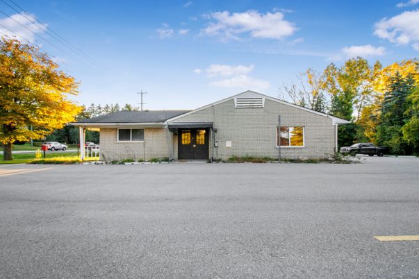 Backyard, Exterior, Facade, Ranch