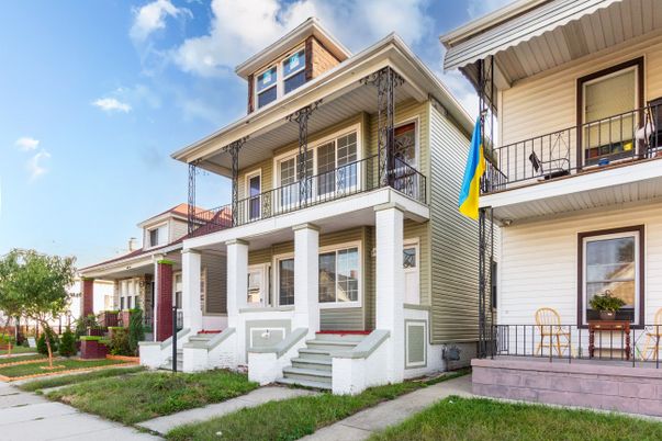 Exterior, Facade, American Foursquare