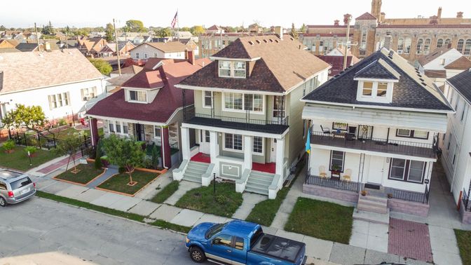 Exterior, Drone