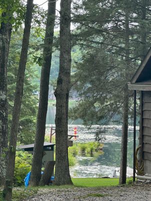 Exterior, Lake