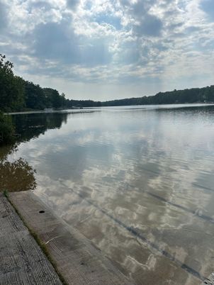 Exterior, Lake