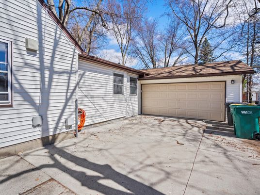 Detached Garage, Exterior