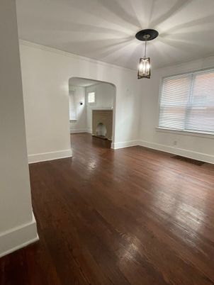 Empty room, Interior, Pendant Lights, Wood Texture Flooring