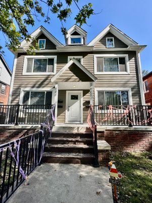 Exterior, Facade, Queen Anne Victorian