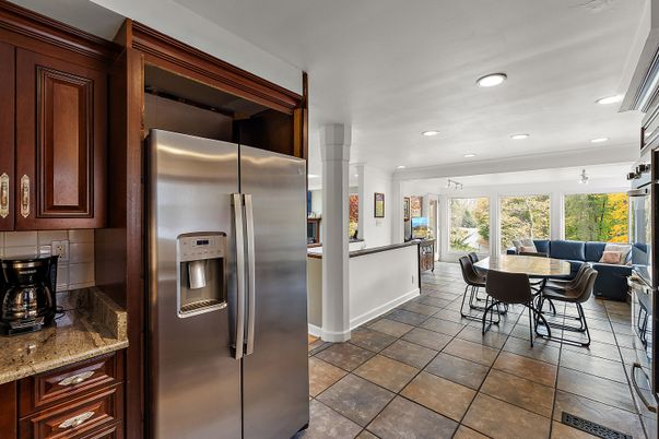 Dining room, Interior, Kitchen, Recessed Lighting, Stainless Steel Appliances