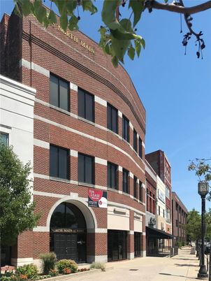 Exterior, Facade, Brick Facade, Rowhouse