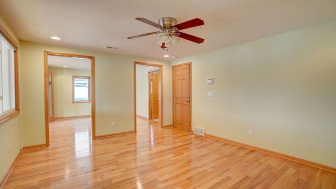 Empty room, Interior, Recessed Lighting, Wood Texture Flooring