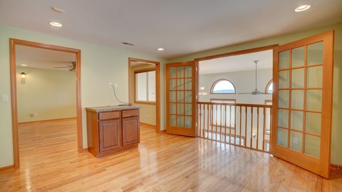 Empty room, Interior, Recessed Lighting, Wood Texture Flooring