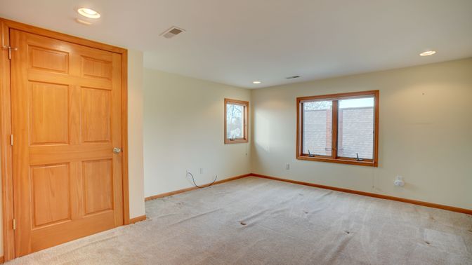 Empty room, Interior, Recessed Lighting
