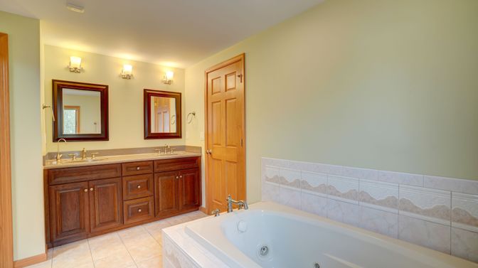 Bathroom, Dual Sink Vanities, Interior