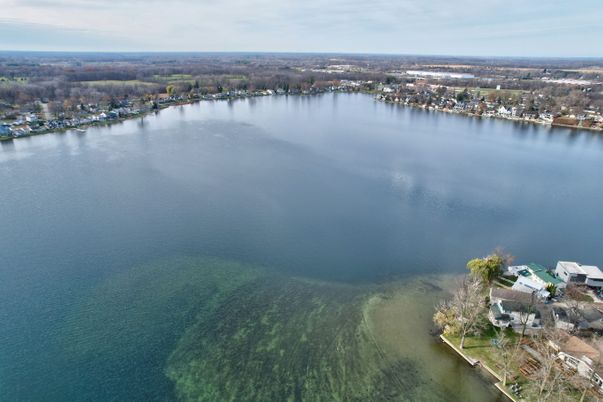 Exterior, Lake