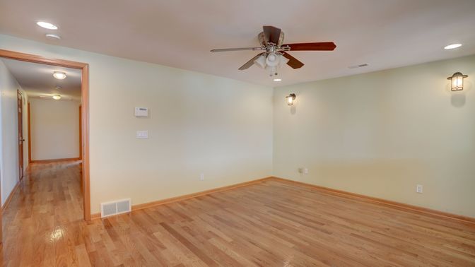 Empty room, Interior, Recessed Lighting, Wood Texture Flooring