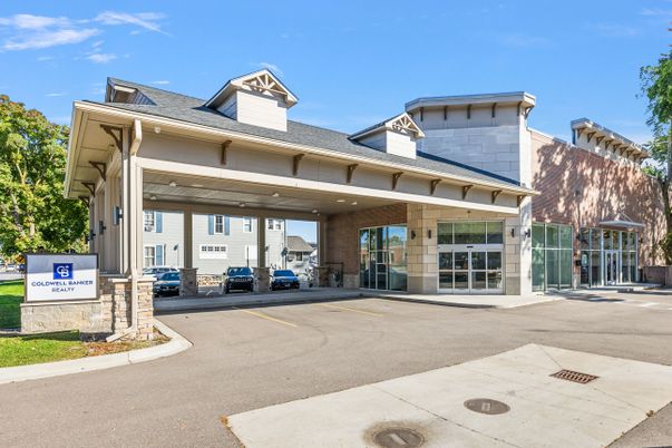 Exterior, Facade, Modern