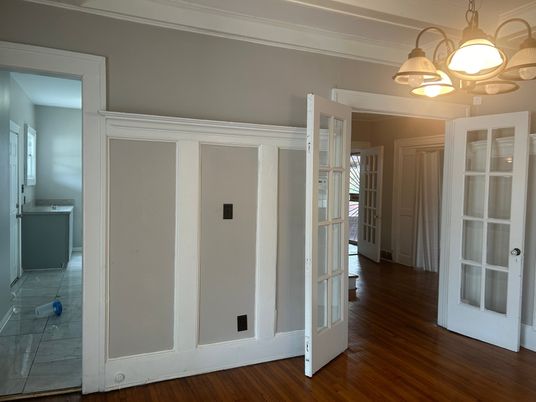 Interior, Pendant Lights, Wood Texture Flooring
