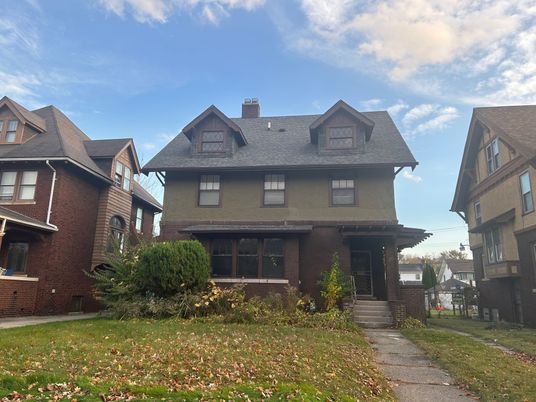 Exterior, Facade, Brick Facade, Queen Anne Victorian