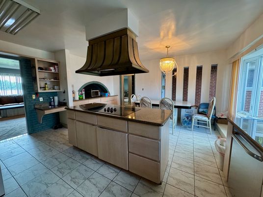 Chandelier, Dining room, Interior, Kitchen, Marble