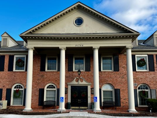 Exterior, Facade, Brick Facade, Georgian