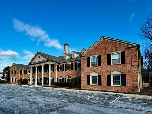Exterior, Facade, Brick Facade, Georgian