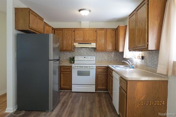 Interior, Kitchen, Wood Texture Flooring