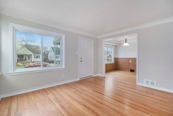 Empty room, Interior, Pendant Lights, Wood Texture Flooring