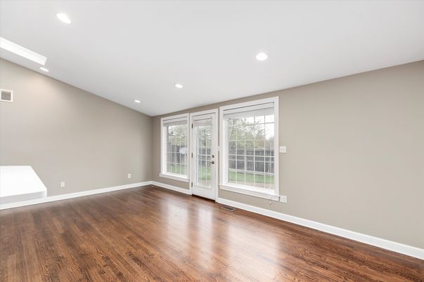 Empty room, Interior, Recessed Lighting, Wood Texture Flooring