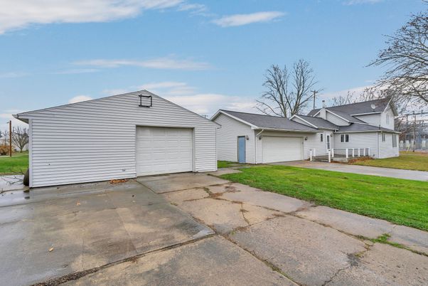 Detached Garage, Exterior