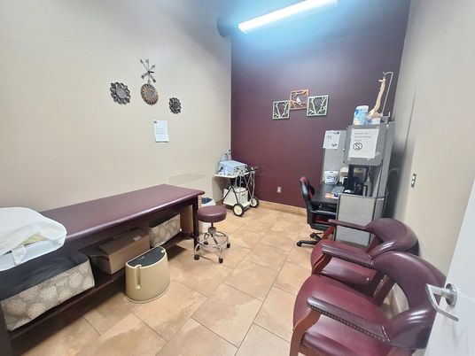 Home Office, Interior