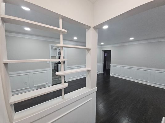 Interior, Recessed Lighting, Wood Texture Flooring