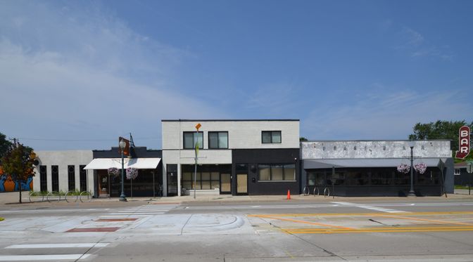 Exterior, Facade, Modern