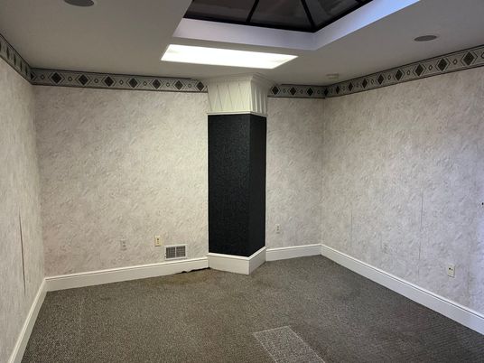 Empty room, Interior, Recessed Lighting