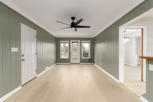 Empty room, Interior, Pendant Lights, Wood Texture Flooring